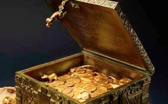 Gold prices crack on weak global cues, silver falls below Rs 40,000