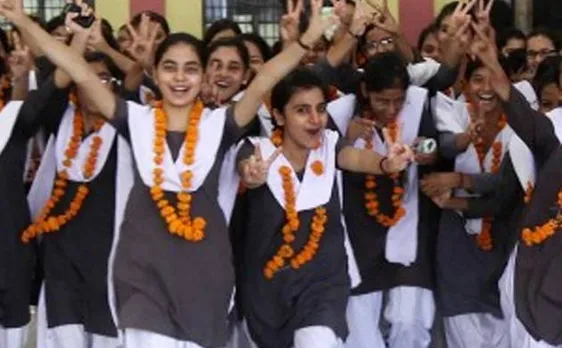 CBSE class XII Results 2016; Girls outperform boys in the exam and Delhi girl scores 99.04 percent