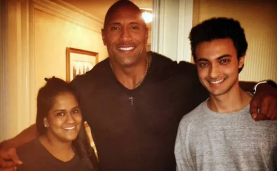 Arpita meets Dwayne Johnson, thanks Priyanka for it