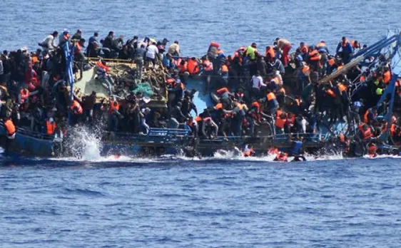 Italy recovers 7 bodies, saves 500 after migrant ship flips
