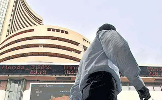 Sensex spikes 287 points, brings up best weekly jump in 3 months