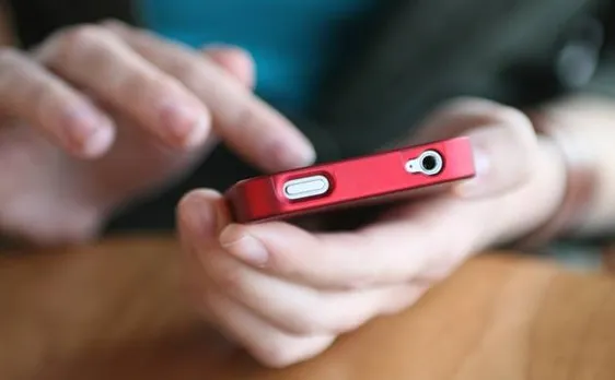 Batman-inspired software lets you squeeze smartphone to call