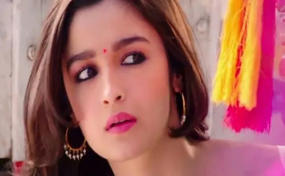 Street-shopping kept Alia Bhatt busy during Gauri Shinde's next