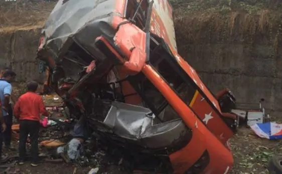 17 killed after a bus crashes into two cars on Mumbai-Pune expressway