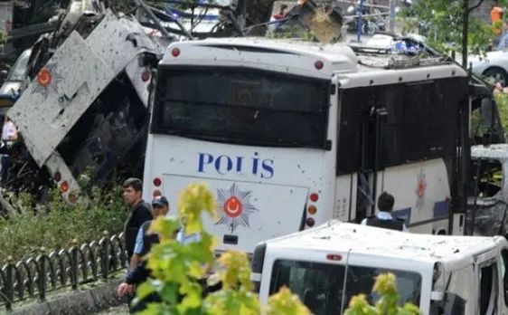 Car bomb attack in Istanbul kills 11, 4 suspects detained