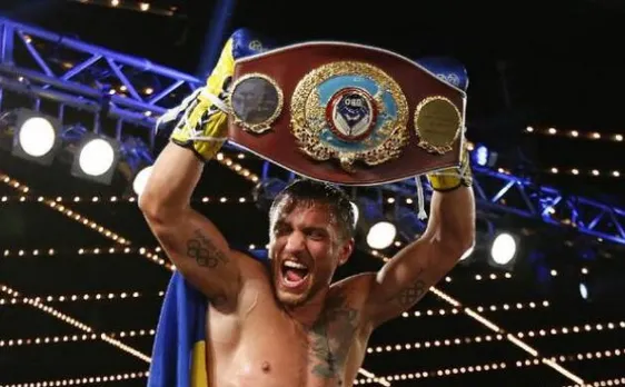Lomachenko knocks out Martinez for historic 2nd title