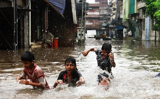 10 killed, 13 missing in heavy rains in China