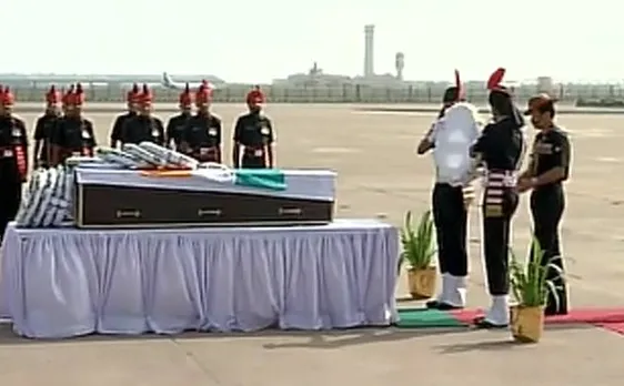 Army pays tributes to jawan killed in operation near LoC
