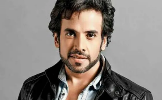 B-Town gives thumbs up to Tusshar's surrogacy step