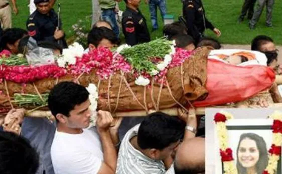 Dhaka terror attack victim Tarishi cremated; Piyush Goyal among others present 