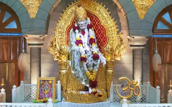 Devendra Fadnavis to invite PM Modi for the inaugural function of Shirdi airport