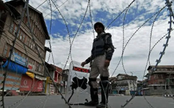 Journalists Union protests against clampdown on media in Kashmir