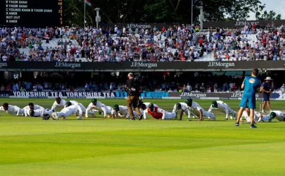 Pakistan celebrates win over England at Lords