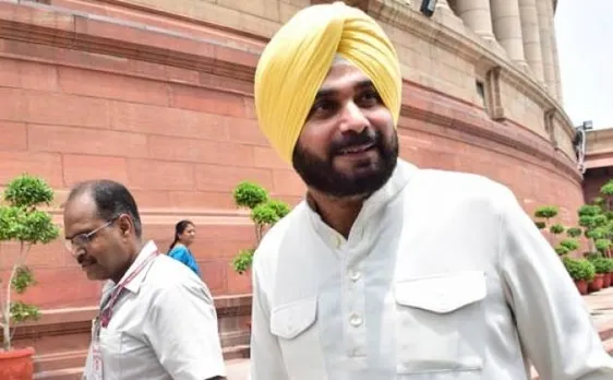 Navjot Singh Sidhu may join AAP by second week of August