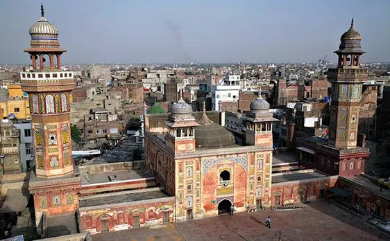 Lahore: Pakistan averts major terror attack, 7 militants shot dead