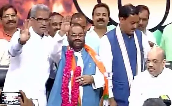 UP Elections 2016: BSP veteran Swami Prasad Maurya officially joins BJP