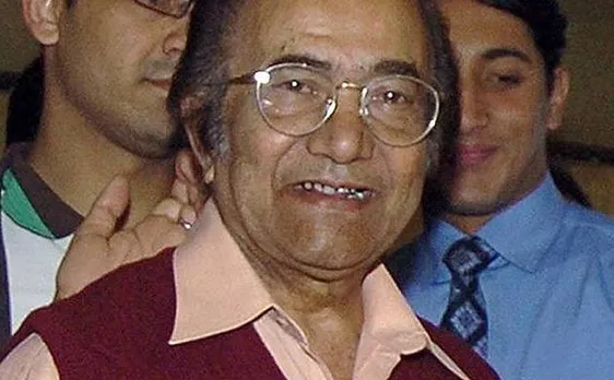 Pakistani cricket legend Hanif Mohammad survives after losing heartbeat for six minutes