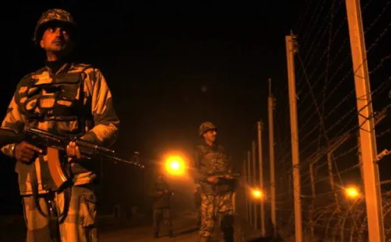 Pakistan violates ceasefire in JK, 8000 people displaced