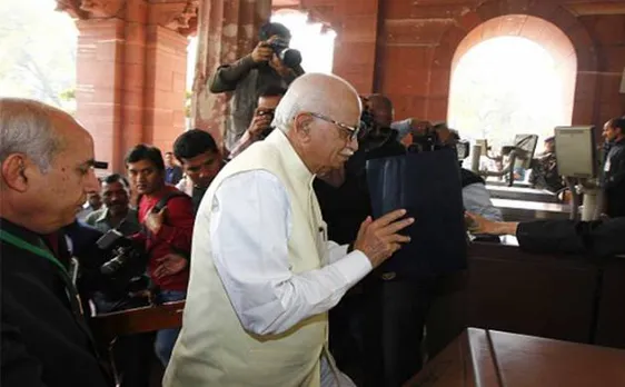 A lot needs to be done to enhance Indiaâ€™s prestige, says Advani