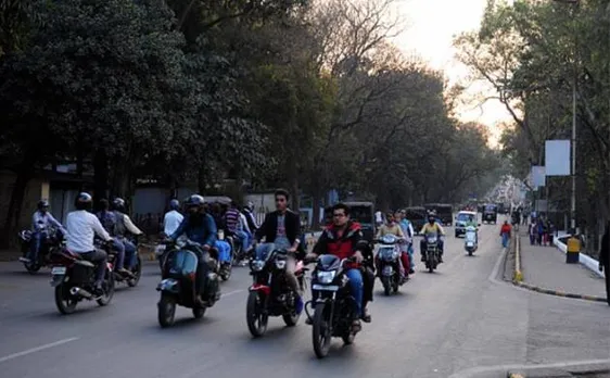 Motorcyclist dies after his neck gets slit by kite thread