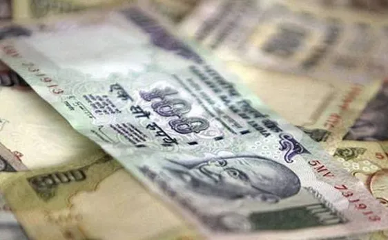 Rupee weakens 15 paise against US dollar in early trade