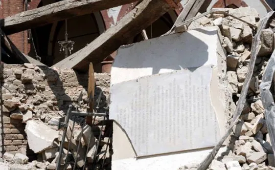 6.1 magnitude earthquake hits central Italy; at least 37 dead, many trapped under debris