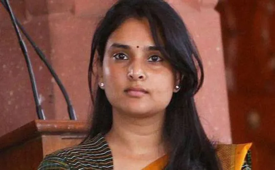 Eggs hurled at actor Ramya's car over Pak comment in Mangaluru