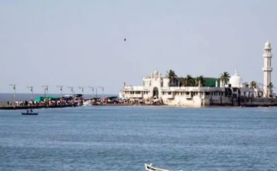 Bombay HC lifts ban on women's entry in the inner sanctum of Haji Ali dargarh