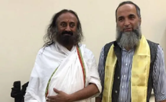Burhan Wani's father meets Sri Sri Ravishankar at Bengaluru ashram, discusses several issues