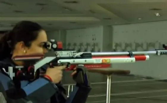 Auto-rickshaw driver gifts shooter-daughter a German-made rifle worth Rs 5 lakh in Ahmedabad