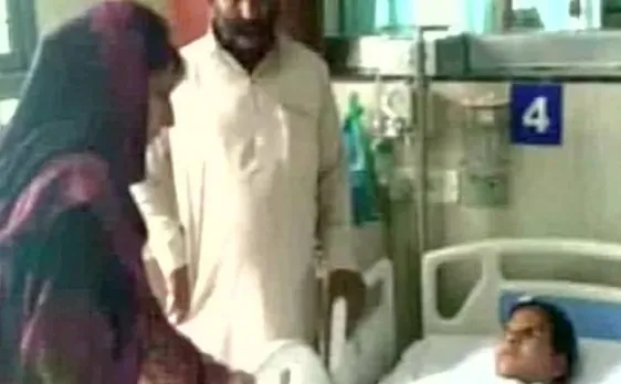 J&K CM Mehbooba Mufti visits AIIMS to meet pellet gun survivor, promises to restore her eyesight