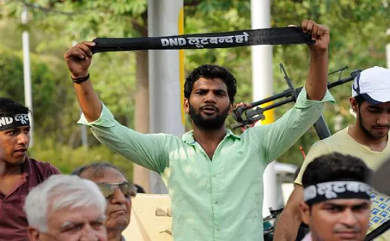 Protesters forcibly open Delhi-Noida flyway