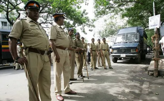 Drunk car driver drags constable along for 500 mt in Thane arrested 
