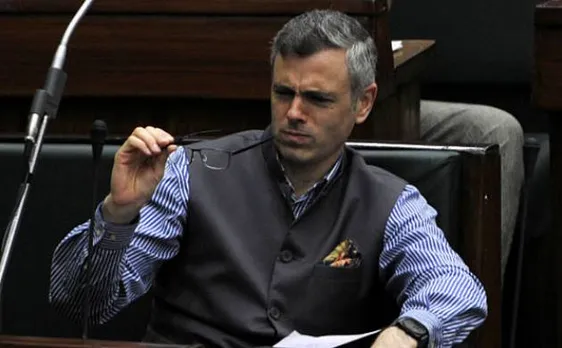 Omar Abdullah takes jibe at Mehbooba Mufti, says she should have released Hurriyat leaders