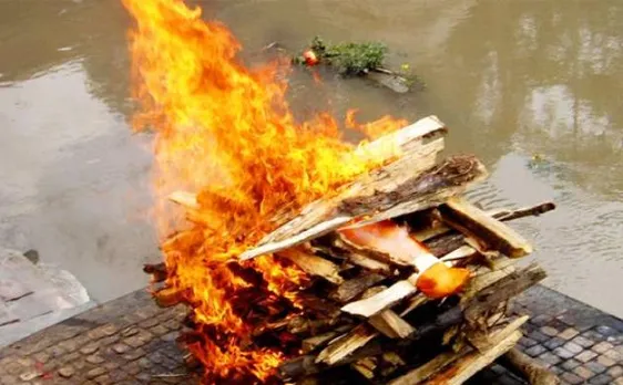 Muslim youths carry out last rites of Hindu man in Mumbai