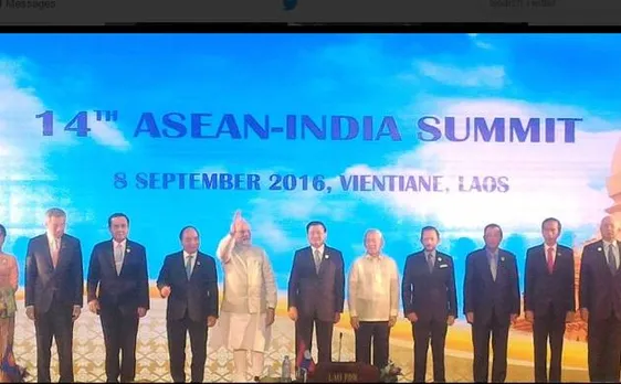 East Asia Summit: PM Narendra Modi meets Chinese Premier Li Keqiang on sidelines of EAS