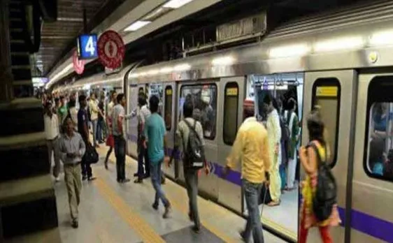 Man dies after being hit by train at Rajiv Chowk metro station