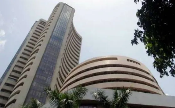 Sensex dives 444 points on global sell-off, Nifty below 8,800