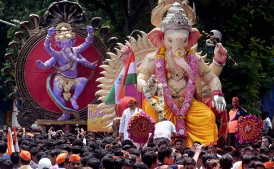 Ganpati Visarjan: Devotees bid adieu to Lord Ganesha in Mumbai