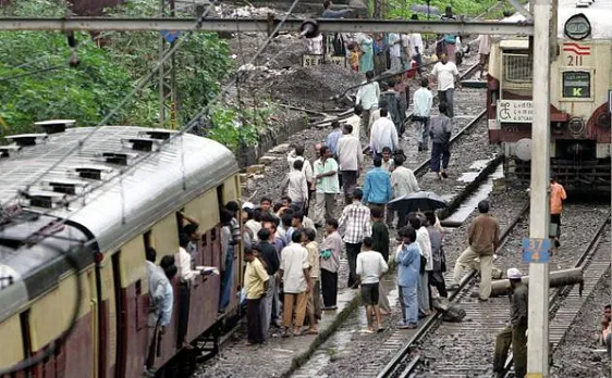 Dalit organisations, fighting against â€œatrocitiesâ€ plans rail roko stir in Gujarat on October 1
