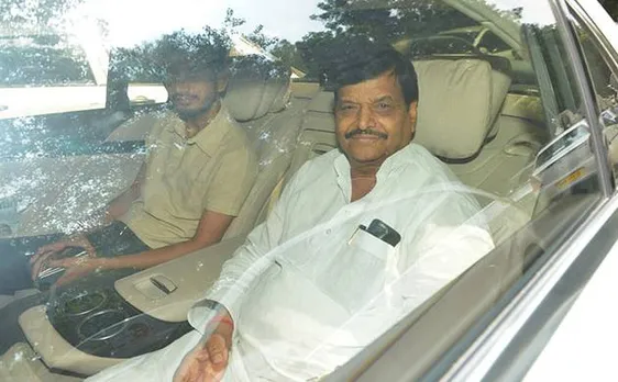 Akhilesh wins first round in Yadav Pari'WAR', Shivpal quits as minister and SP chief in UP