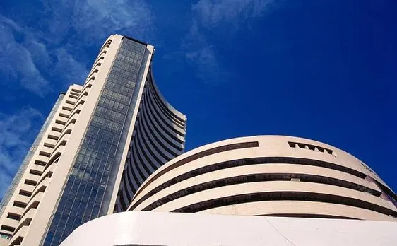 Indian stock markets fall, midcap and smallcap outperform