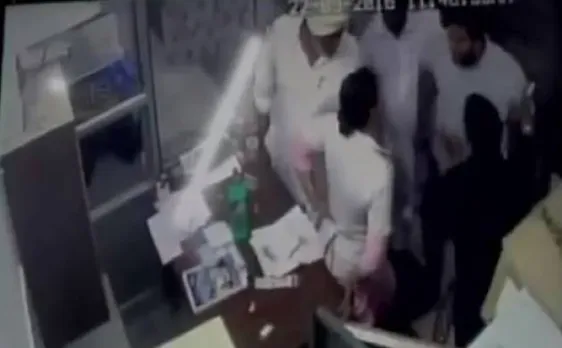 Caught on camera: â€˜Akali Dalâ€™ leaders thrash five-month pregnant nurse in Moga