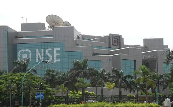 Markets end the week with minimum profits, improve by 69 points