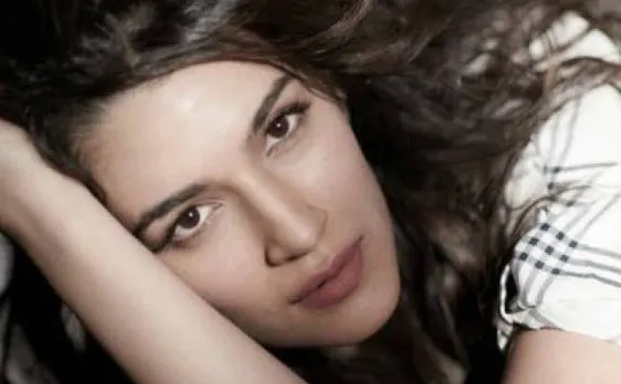Kriti Sanon begins shoot for upcoming romantic comedy 'Bareilly Ki Barfi'