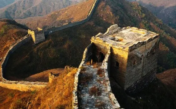 Officials claim a part of Great Wall of China collapses due to strong winds 