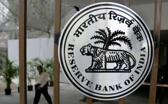 Indiaâ€™s foreign exchange reserves reach record high of USD 372 billion