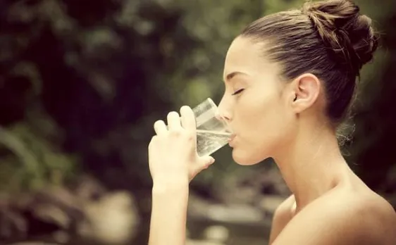 Scientists prove the '8 glasses of water a day' rule wrong; excess of water can lead to intoxication in athletes