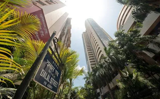 Senxex falls to 3-month low amid weakness across global stock markets