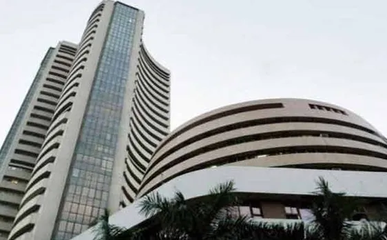 Sensex surges by 520 points to settle at 28,000 points, Nifty hits at 8,700